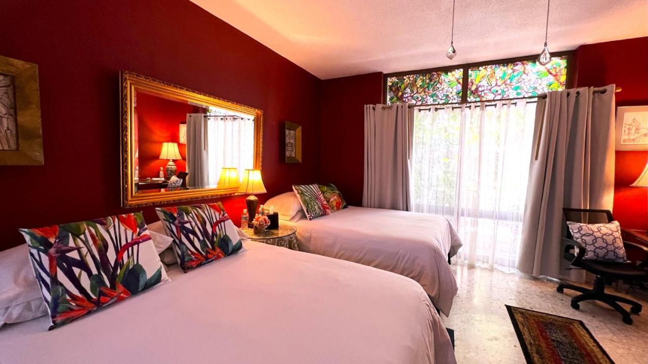Dickinson Guest House, Guadalajara Expo Eksteriør billede